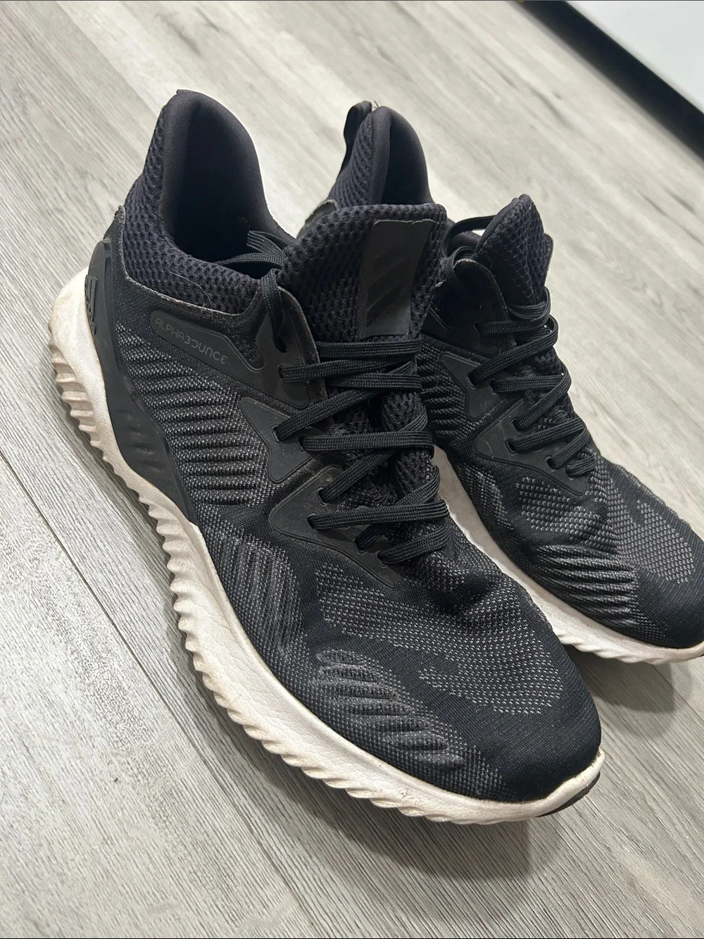 adidas lightweight alphabounce